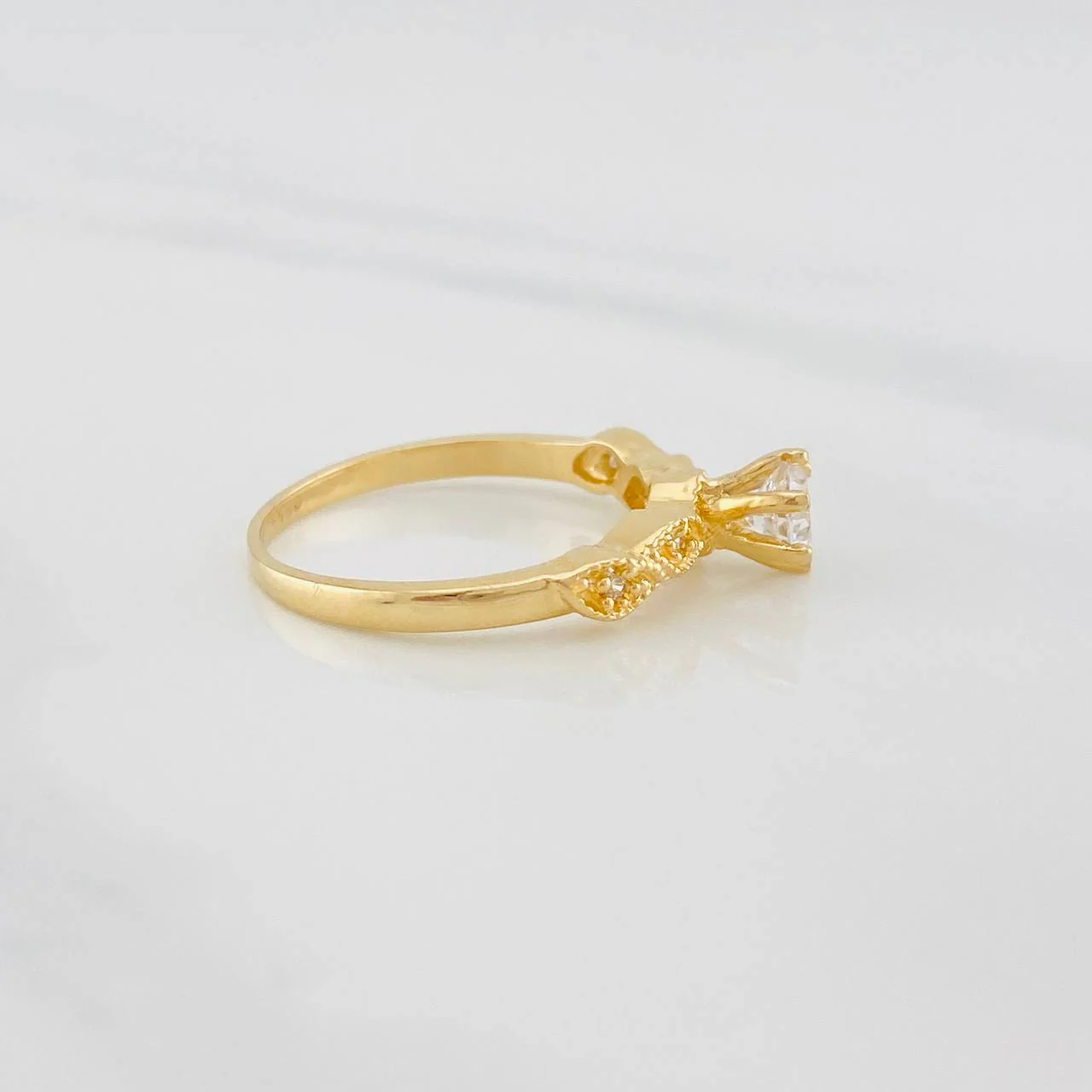 Anillo Solitario Hojas 2.75g / T6 Oro Amarillo 18K - Image 3