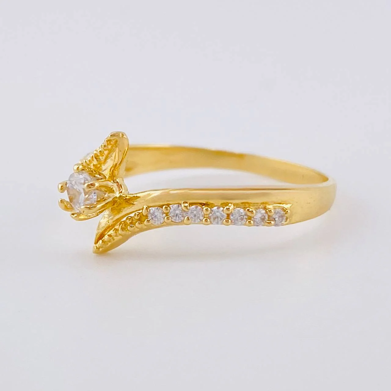 Anillo Solitario Olas Convergentes 1.85 g / T7 Oro Amarillo 18K - Image 2