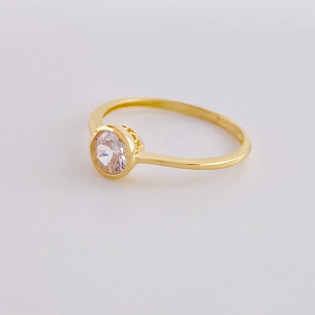Anillo Solitario Ovalado 1.4g / T6 1/4 Oro Amarillo 18K - Image 2