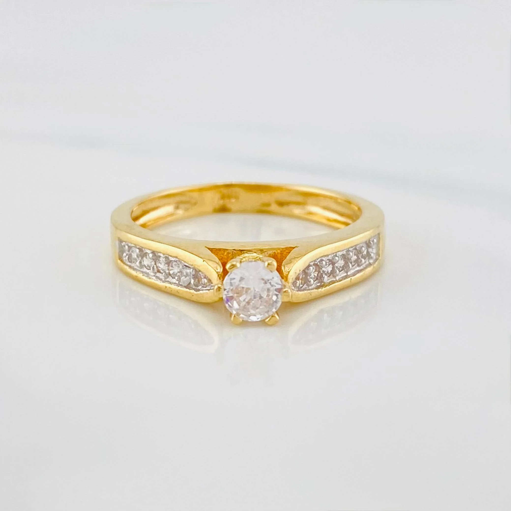 Anillo Solitario Puente 3.3 g / T6 1/2 Dos Oros Amarillo Blanco 18K