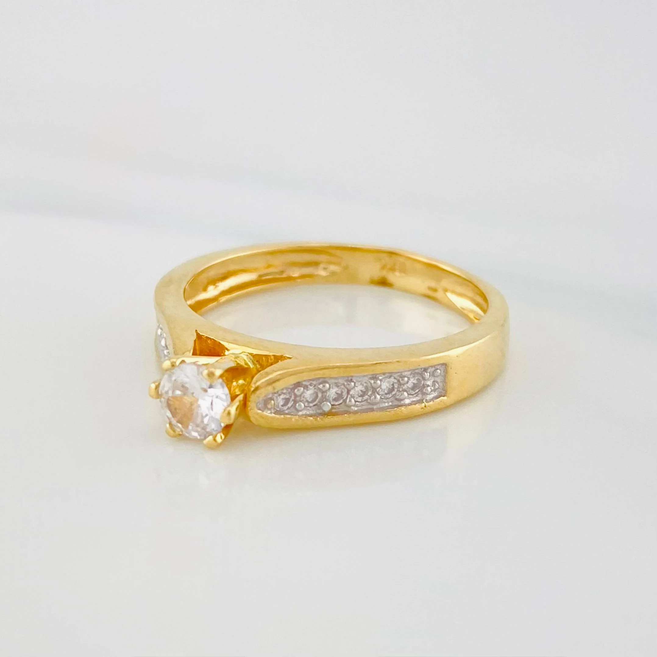 Anillo Solitario Puente 3.3 g / T6 1/2 Dos Oros Amarillo Blanco 18K - Image 2