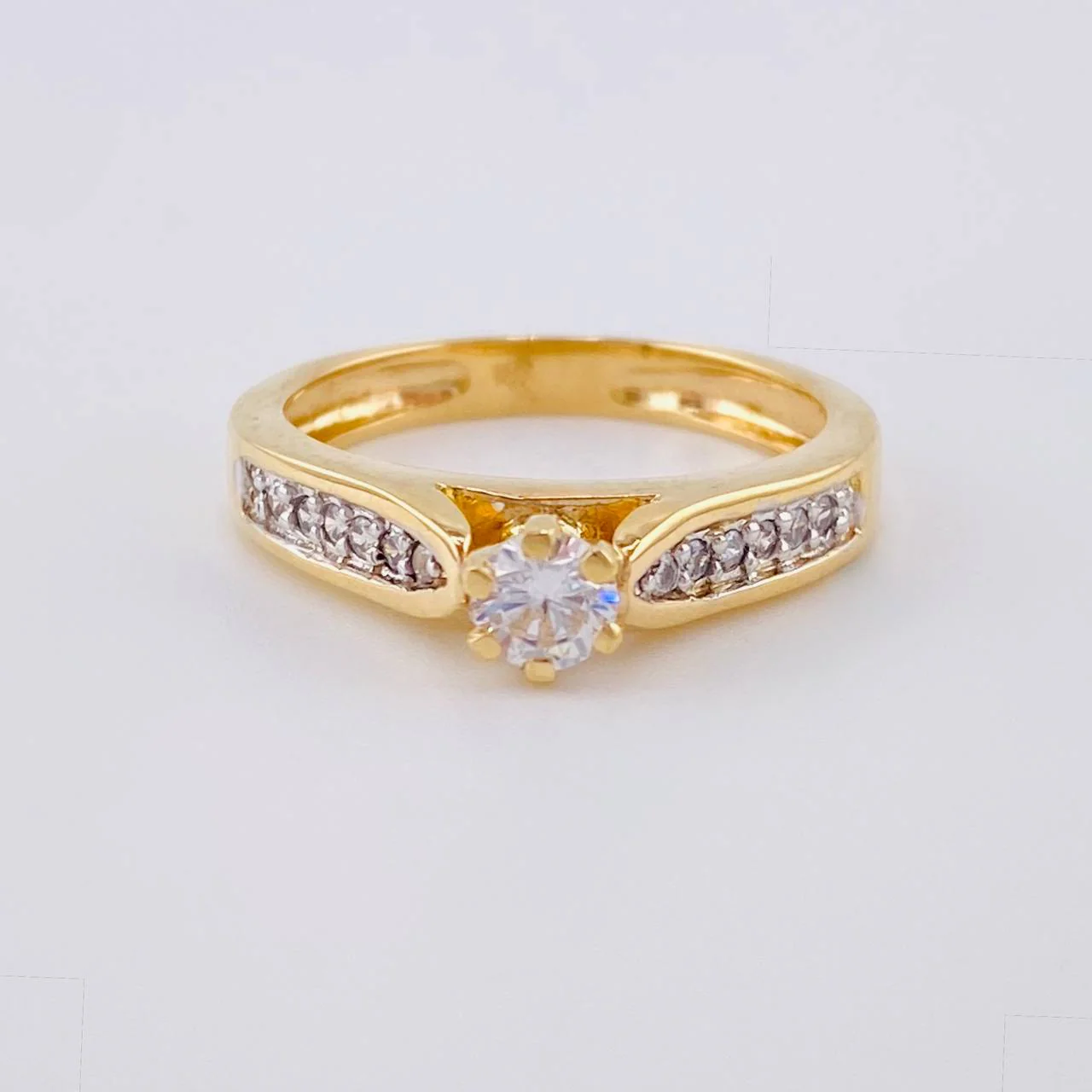Anillo Solitario Puente 3.5 g / T6 Oro Amarillo 18K