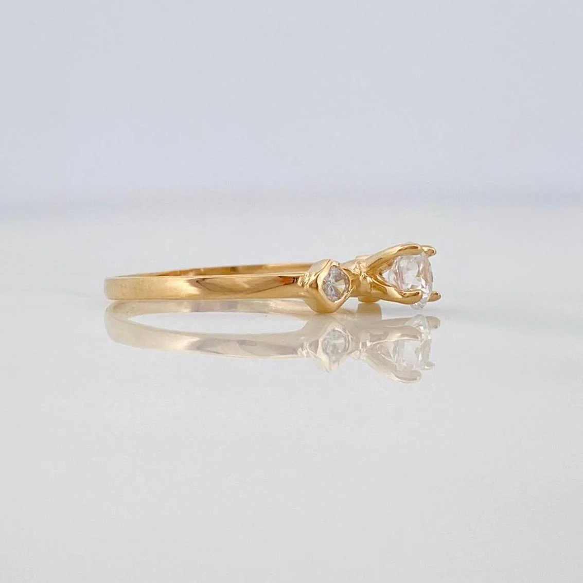Anillo Solitario Trio 1.5 g / T6 Oro Amarillo 18K - Image 2
