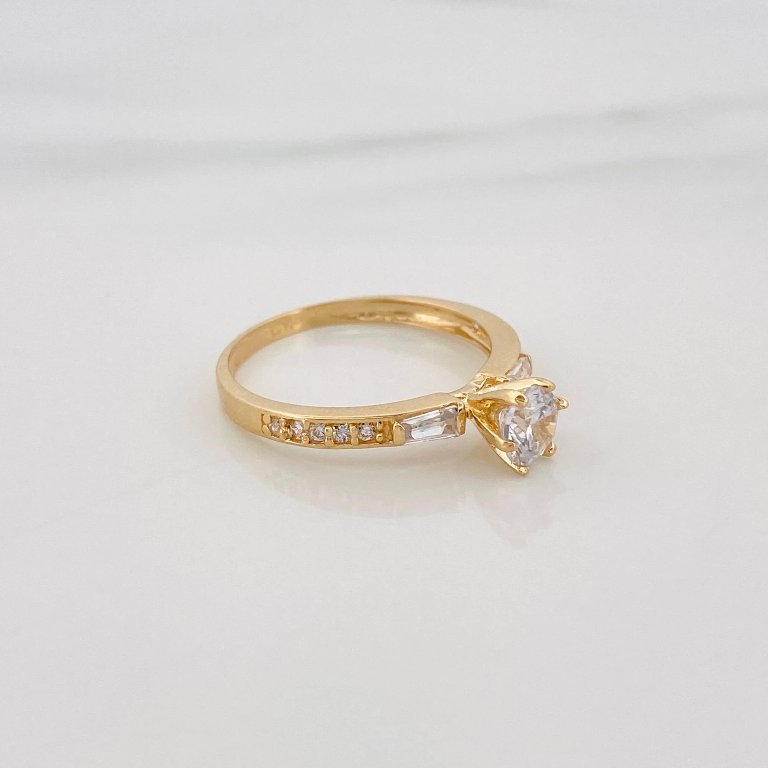 Anillo Solitario Trio 2.2 g / T6 1/2 Oro Amarillo 18K - Image 3