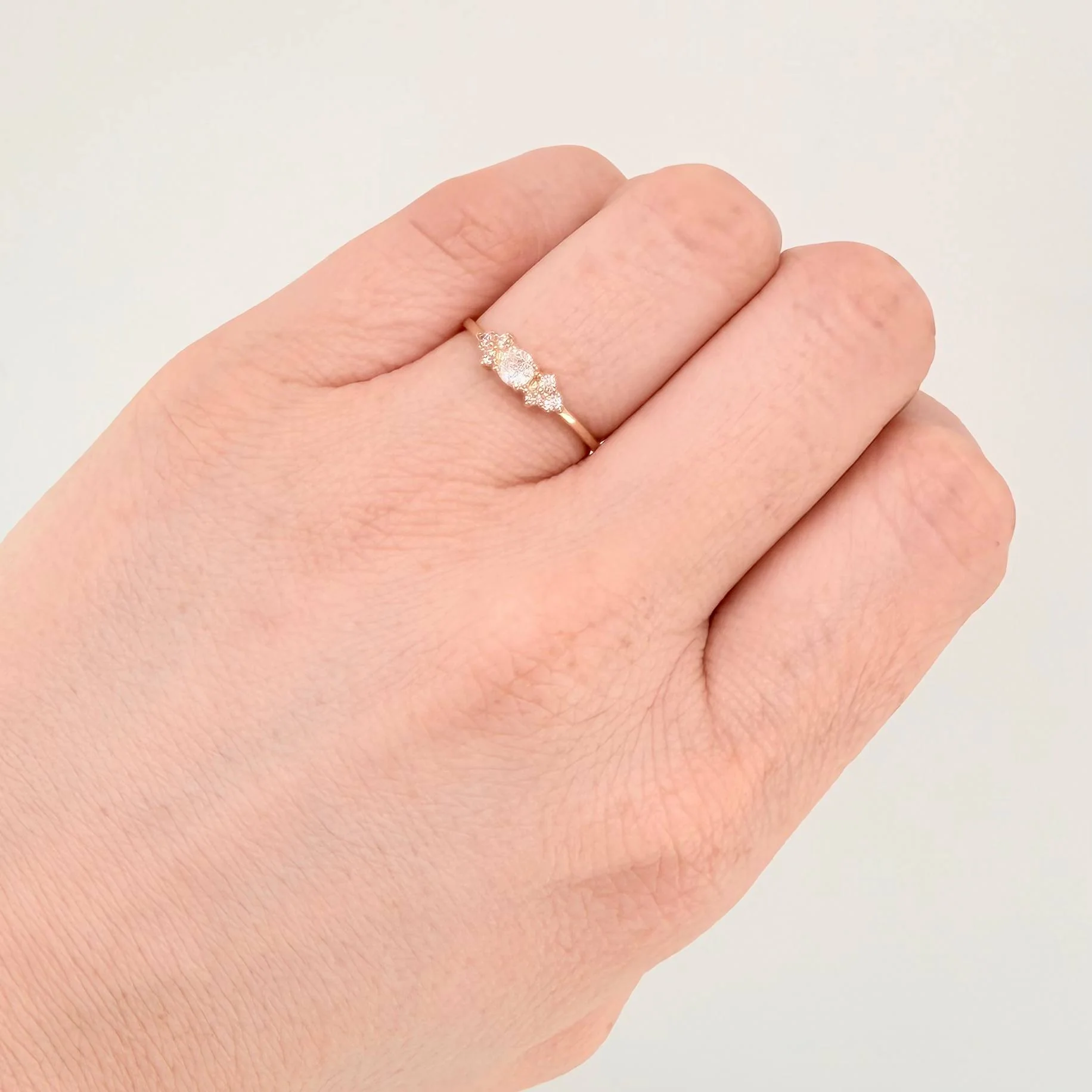 Anillo Solitario Trío Chispa 1.05gr / T6 3/4 / Oro Amarillo 18K - Image 4