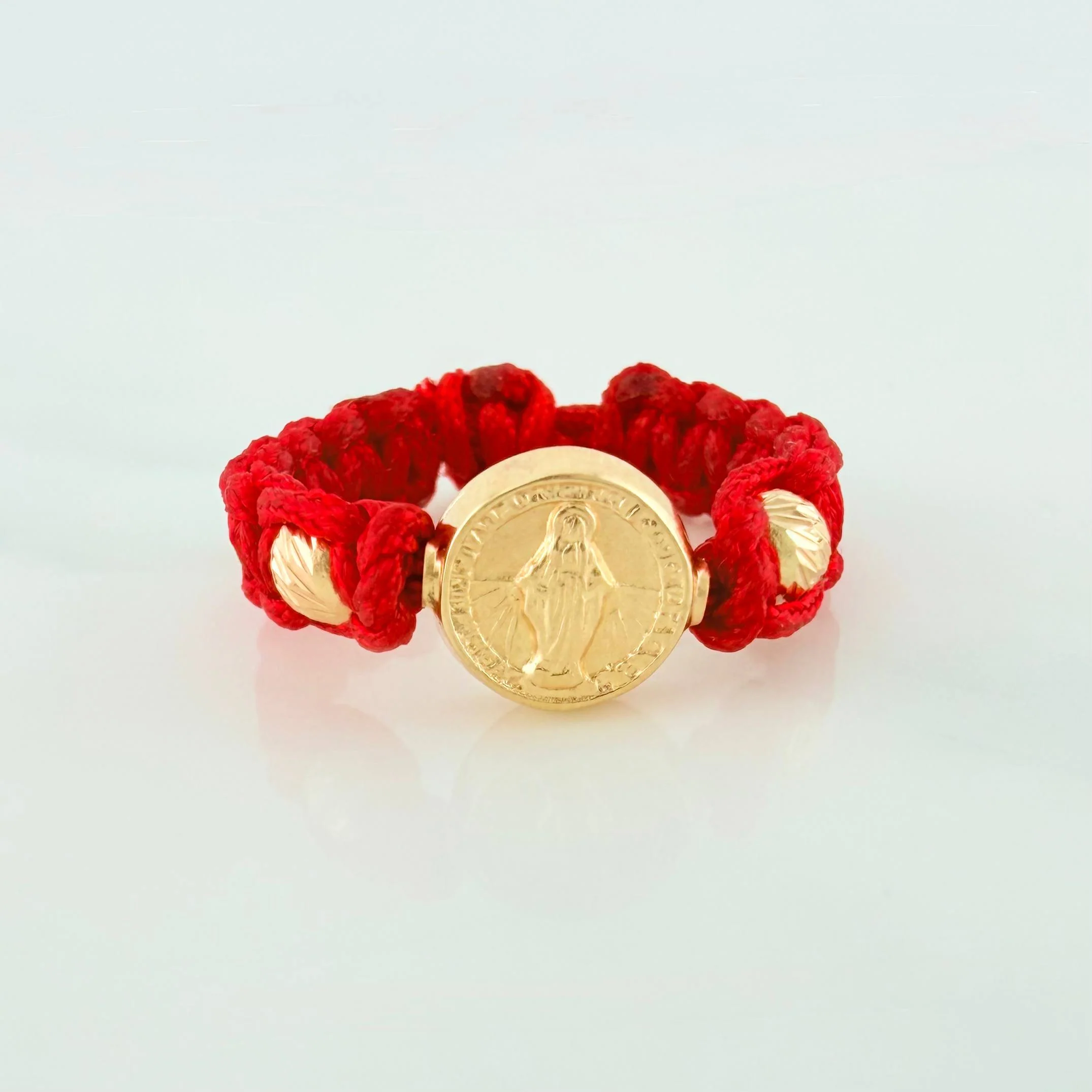 Anillo Tejido Rojo Herraje Virgen Milagrosa 0.6 g / T4 Oro Amarillo 18K