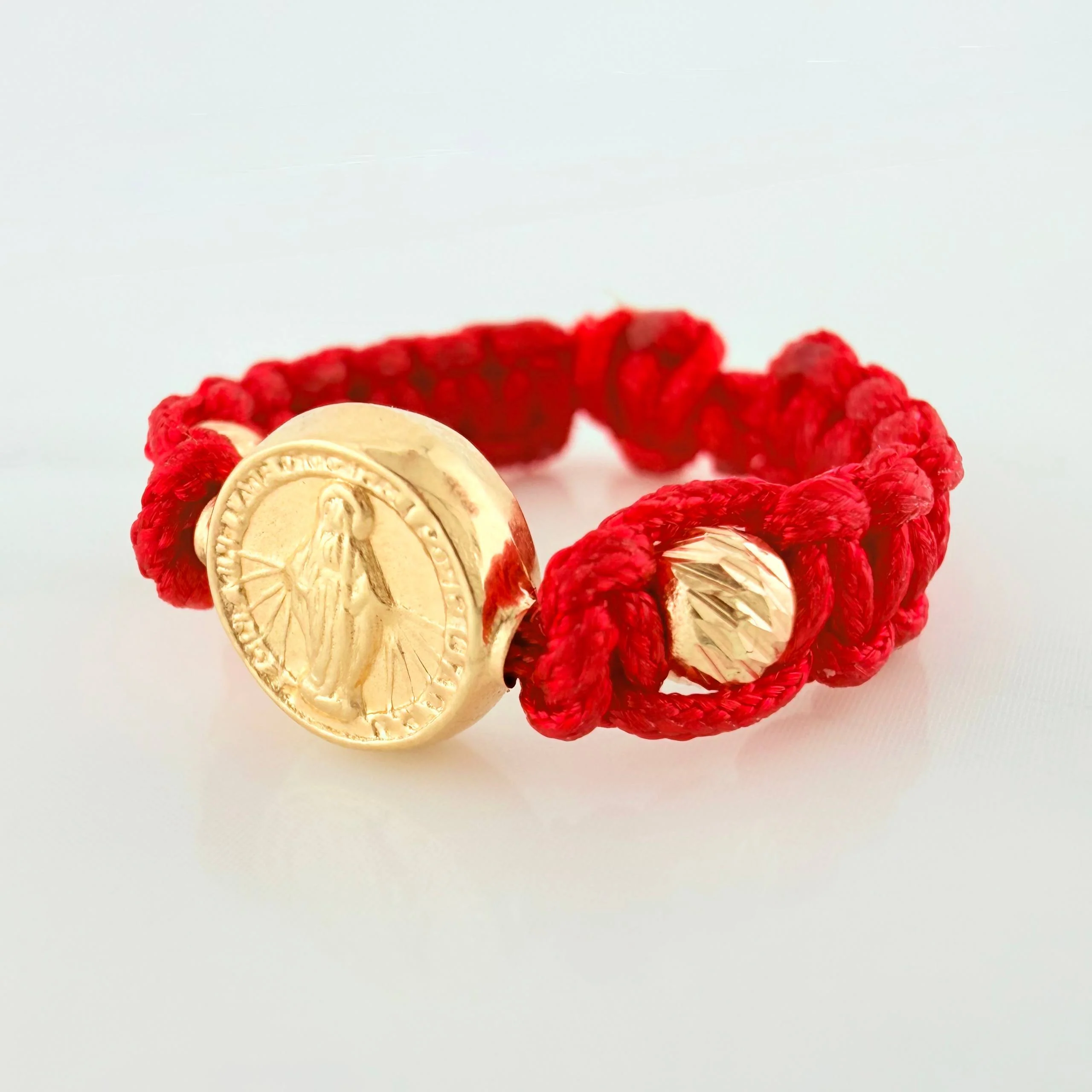 Anillo Tejido Rojo Herraje Virgen Milagrosa 0.6 g / T4 Oro Amarillo 18K - Image 3