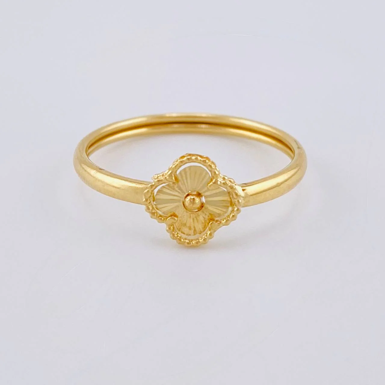 Anillo Trébol 1 g / T6 Oro Amarillo 18K