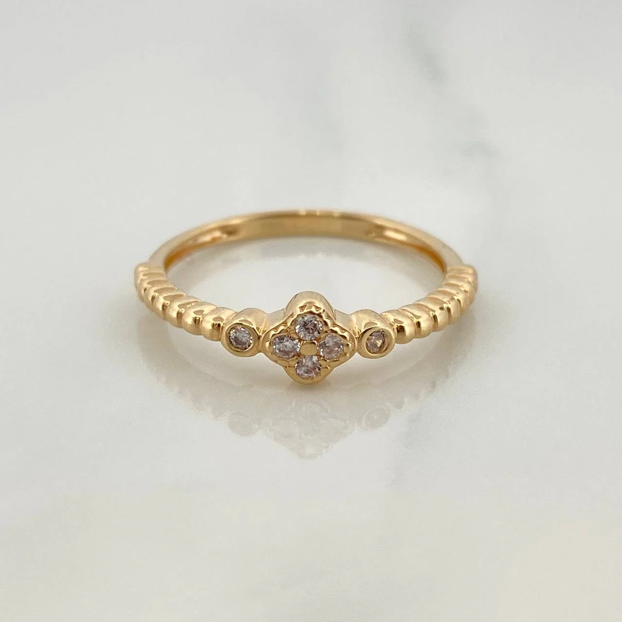 Anillo Trebol 2.05gr / T6 3/4 / Oro Amarillo 18K %