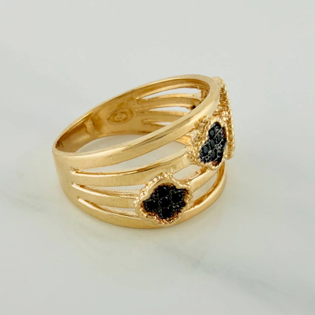 Anillo Trebol 4.35gr / T5 3/4 / Dos Oros Negro Amarillo 18K - Image 4