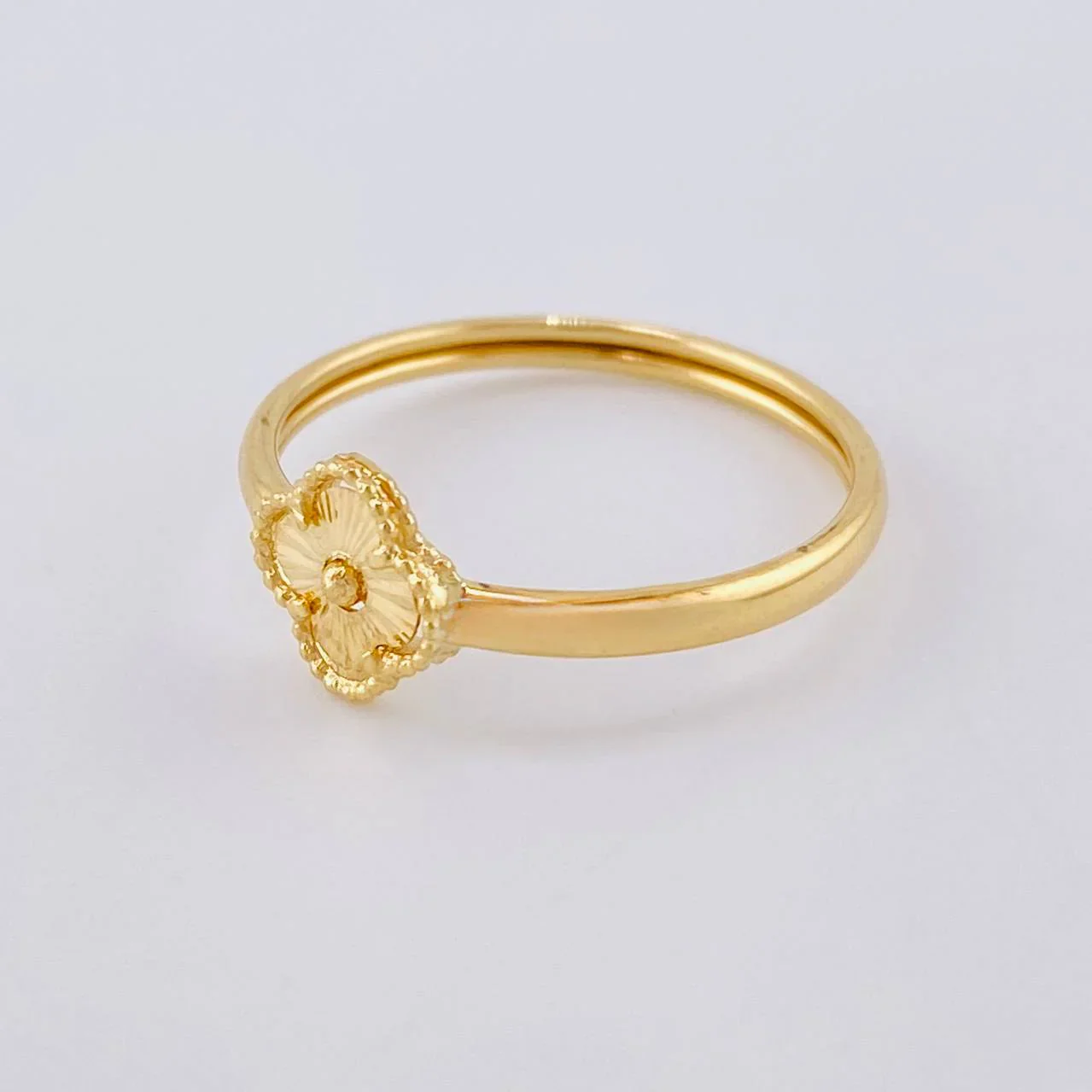 Anillo Trebol Diamantado 0.95 g / T6 1/4 Oro Amarillo 18K - Image 4