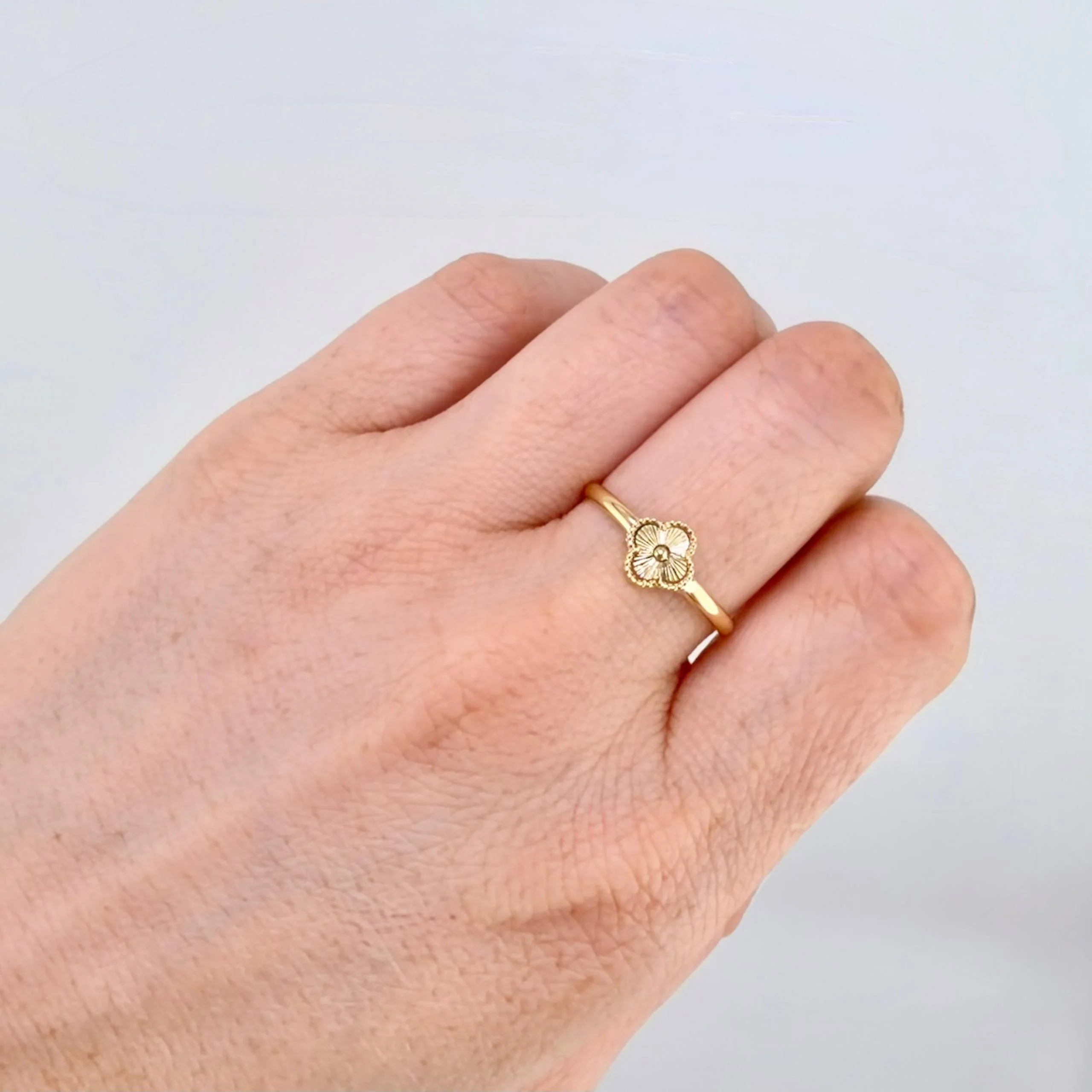 Anillo Trebol Diamantado 1.1gr / T8 1/4 / Oro Amarillo Nac.Esp. 18K - Image 4