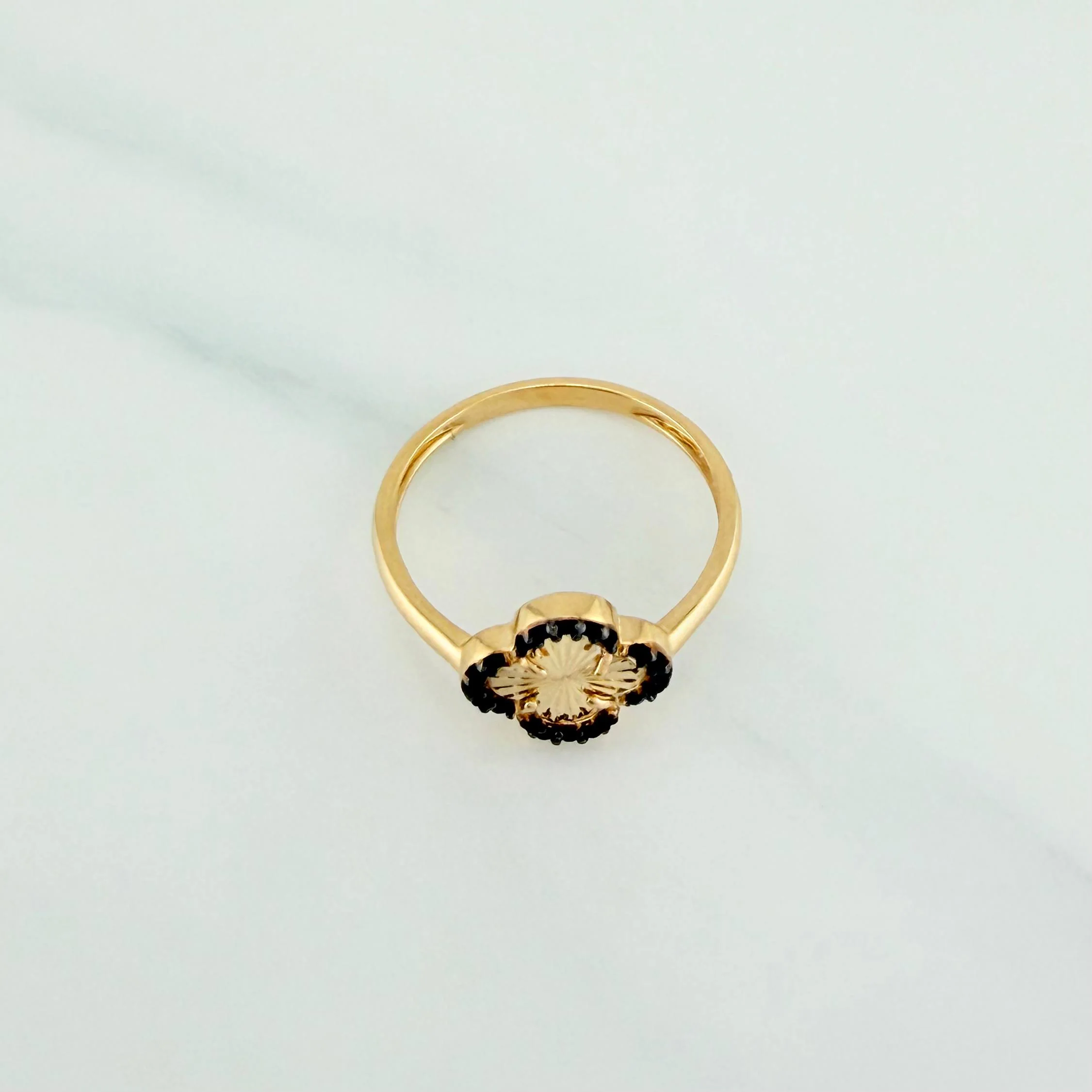 Anillo Trebol Diamantado 2.1 g / T7 1/4 Dos Oros Negro Amarillo 18K - Image 2