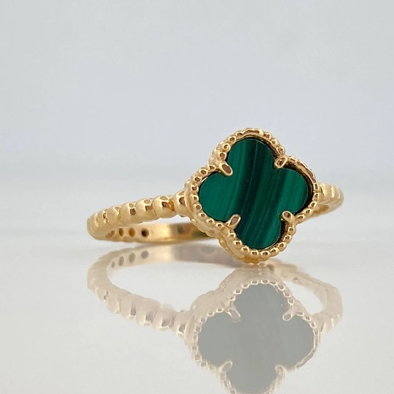 Anillo Trebol Esferas 2.1 g / T6 3/4 Oro Amarillo 18K - Image 4