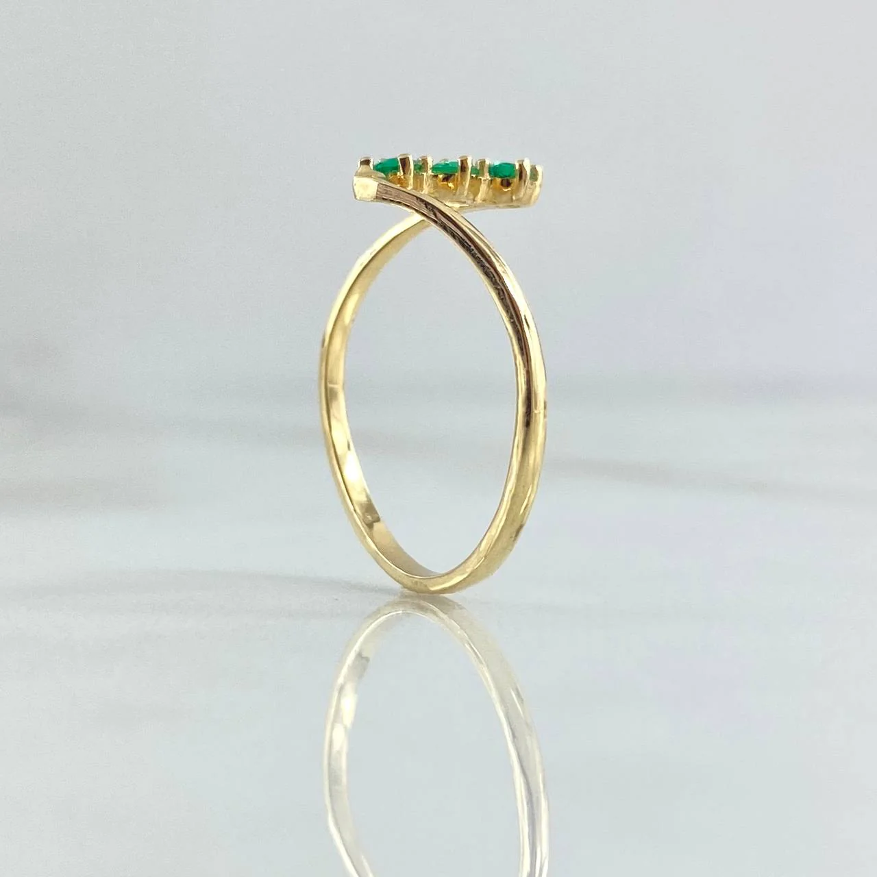 Anillo Trio Vertical Esmeraldas 18Pts 1.2 g / T7 1/2 Oro Amarillo 18K - Image 4