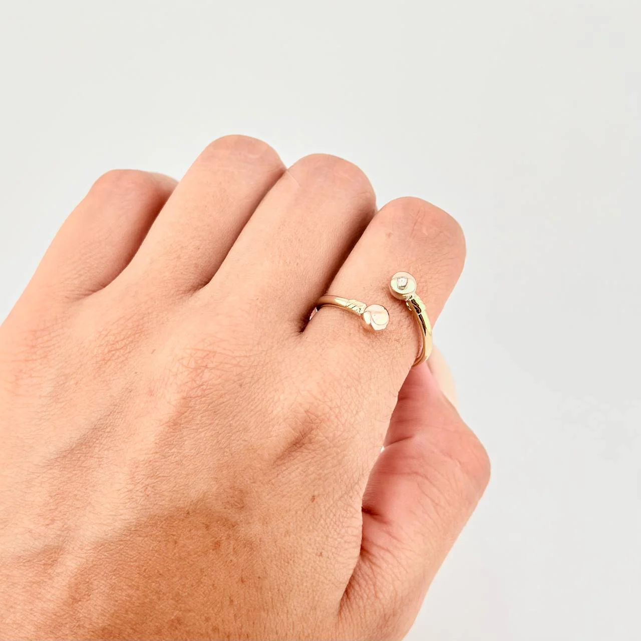 Anillo Tu Y Yo 1.35 g / T8 3/4 Tres Oros 18K - Image 4