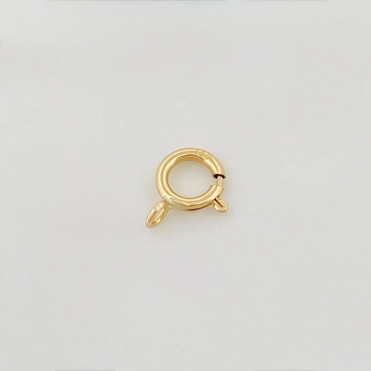 Broche Reasa 0.1 g Oro Amarillo 18K - Image 4