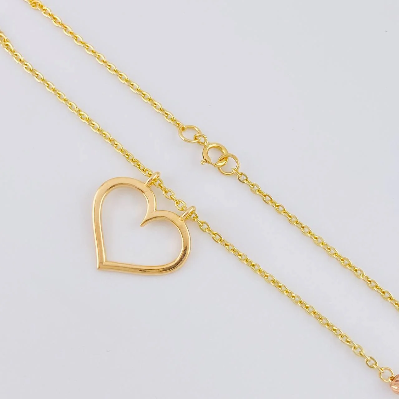 Cadena Aro Seguido Silueta Corazón 3.7 g / 43.5 cm / 1.6 mm Dos Oros Negro Amarillo 18K - Image 4
