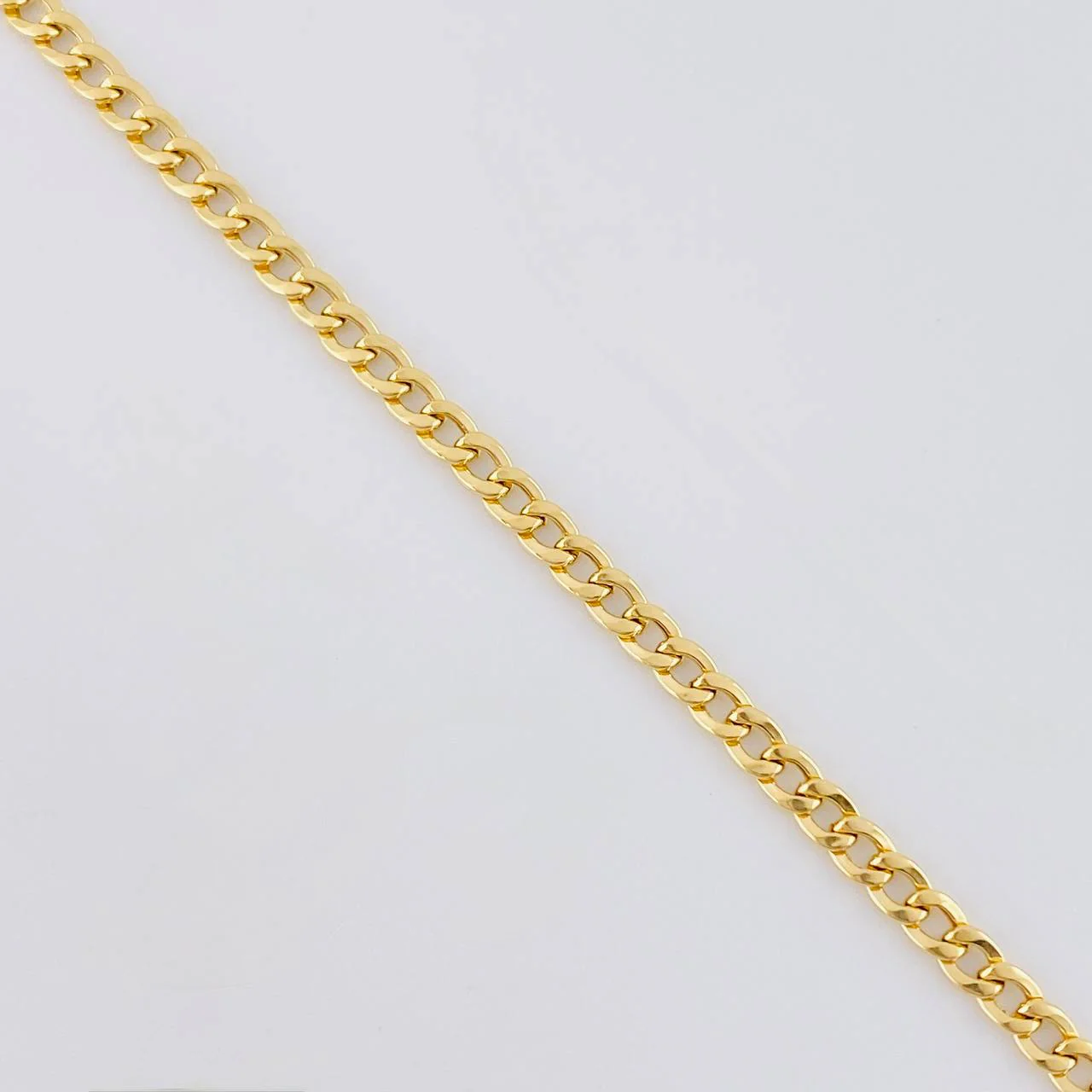 Cadena Cubana 2.2 g / 45.5 cm / 2.4 mm Oro Amarillo 18K - Image 4