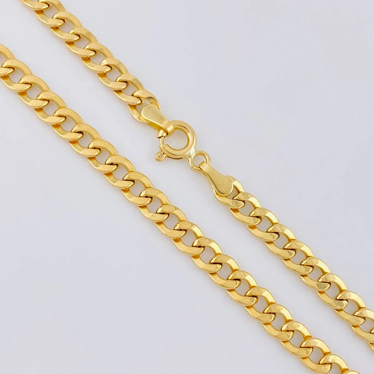 Cadena Cubana 7.6 g / 61 cm / 4.2 mm Oro Amarillo 18K - Image 3
