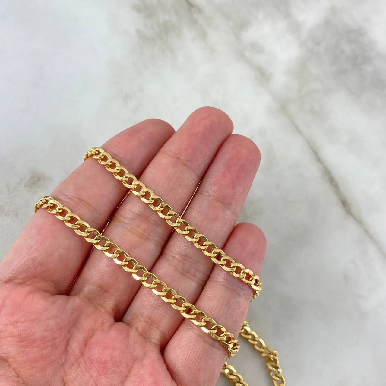 Cadena Cubana 8.35gr / 50cm / 4mm Oro Amarillo +1 18K - Image 4