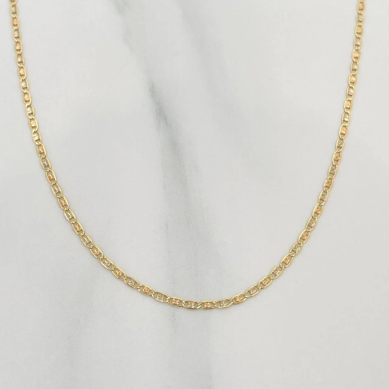 Cadena Escalera Plana 1.5 g / 50 cm / 1.3 mm Tres Oros 18K