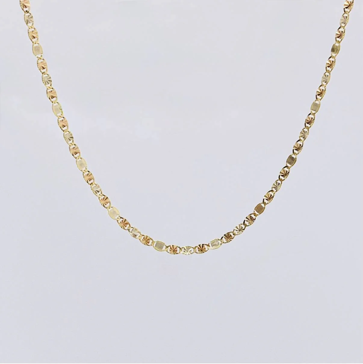 Cadena Escalera Plana Diamantada 2.25 g / 45 cm / 2.2 mm Tres Oros 18K