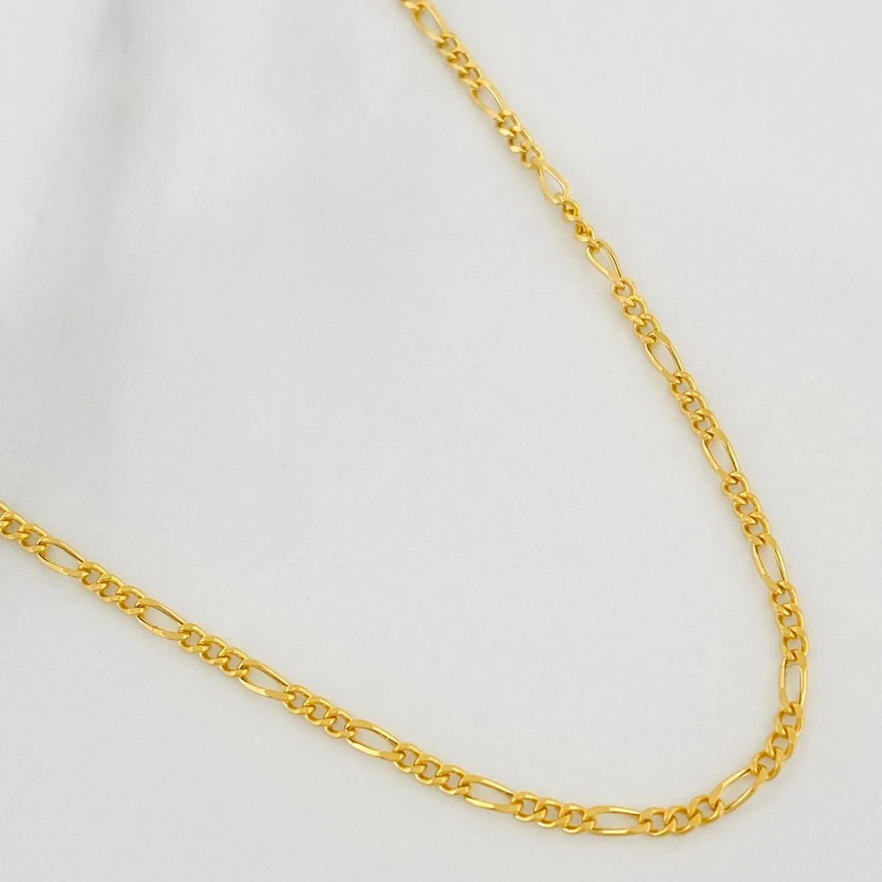 Cadena Figaro 1.8gr / 59.5cm / 2.1mm Oro Amarillo +1 18K &