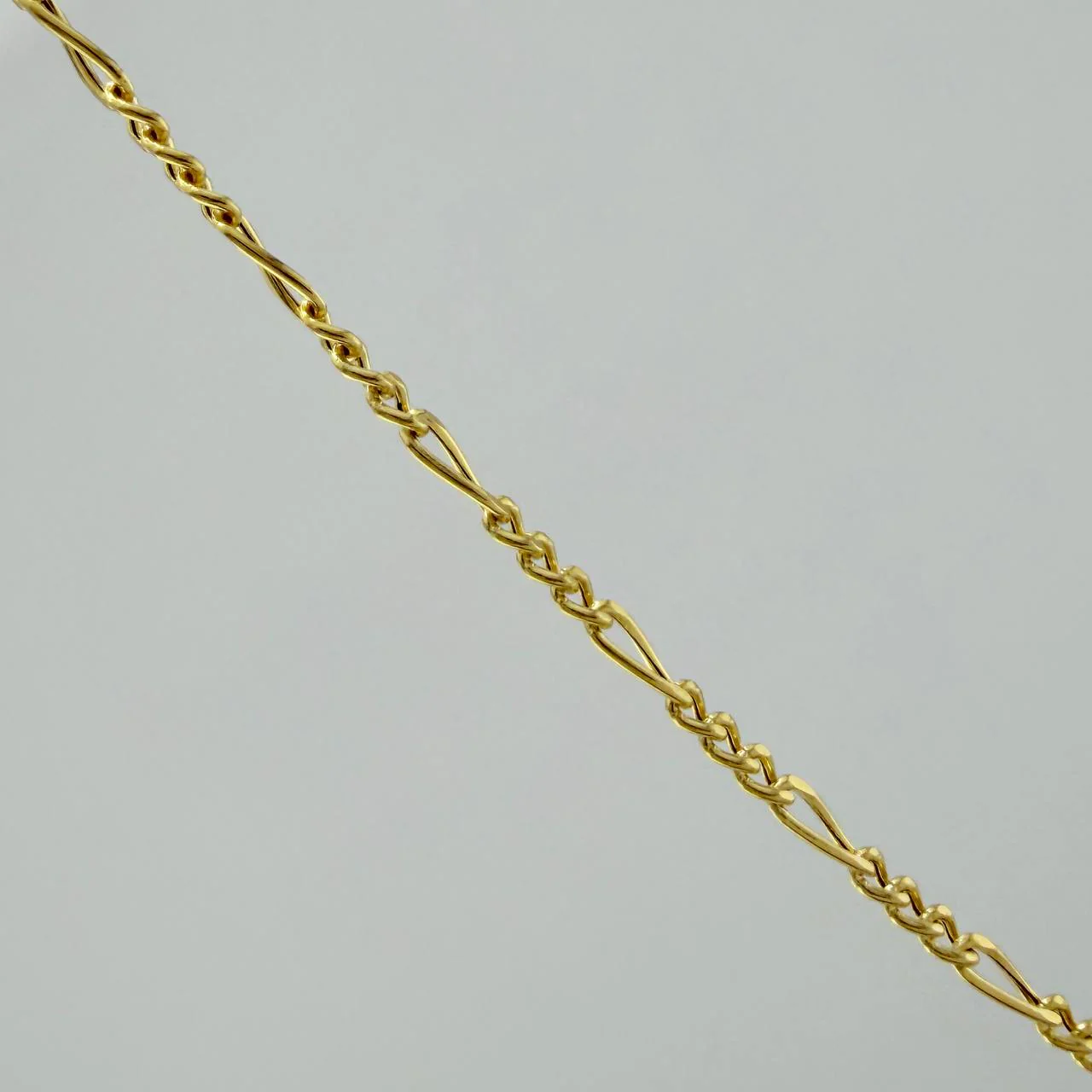 Cadena Figaro 3.45 g / 60.1 cm / 2.17 mm Oro Amarillo 18K - Image 2