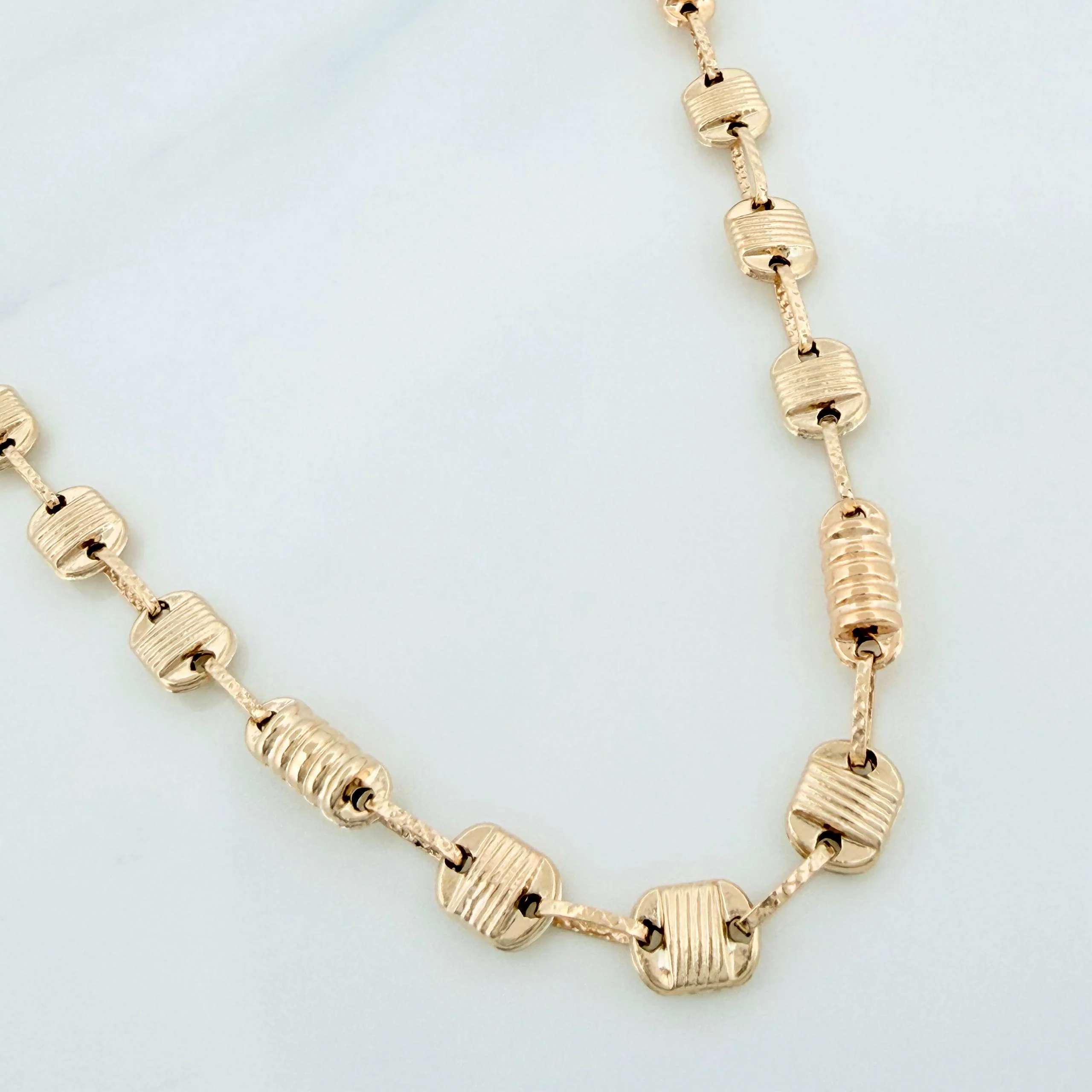 Cadena Rustica barril 12.4g / 61.5cm / 5.3mm Oro Amarillo 18K - Image 2