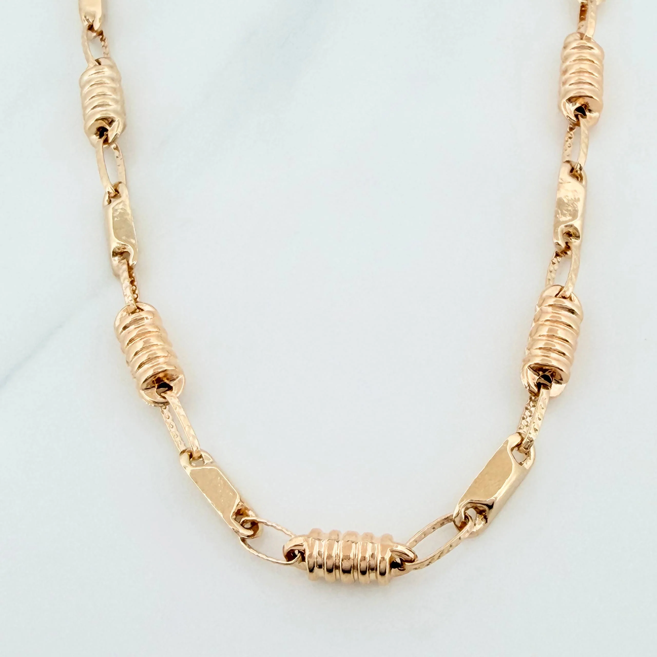 Cadena Rustica tornillo 11.6g / 61.5cm / 3mm Oro Amarillo 18K