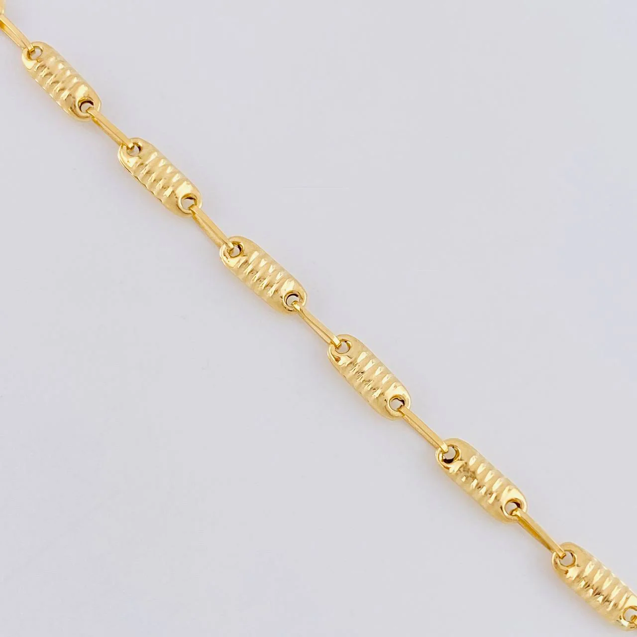 Cadena Rustica Tornillo 6.7g / 60.8cm / 3.3mm Oro Amarillo 18K - Image 3