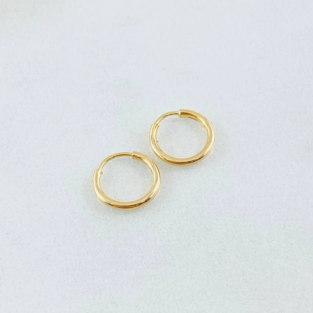 Candongas Aro Liso 0.45gr / 1.1cm / Oro Amarillo 18K * - Image 2