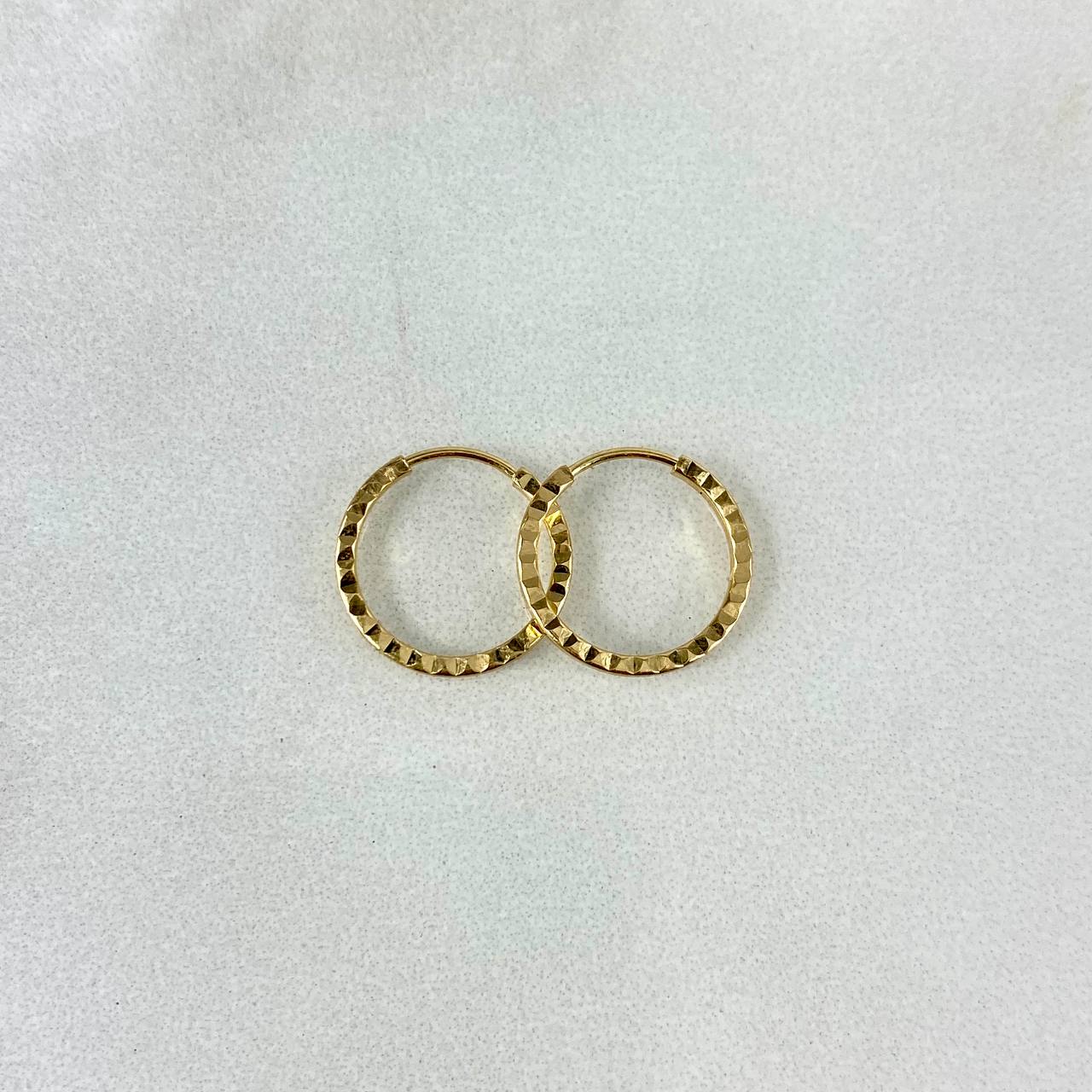 Candongas Aro Rayado 0.6gr / 1.3cm / Oro Amarillo 18K * - Image 2