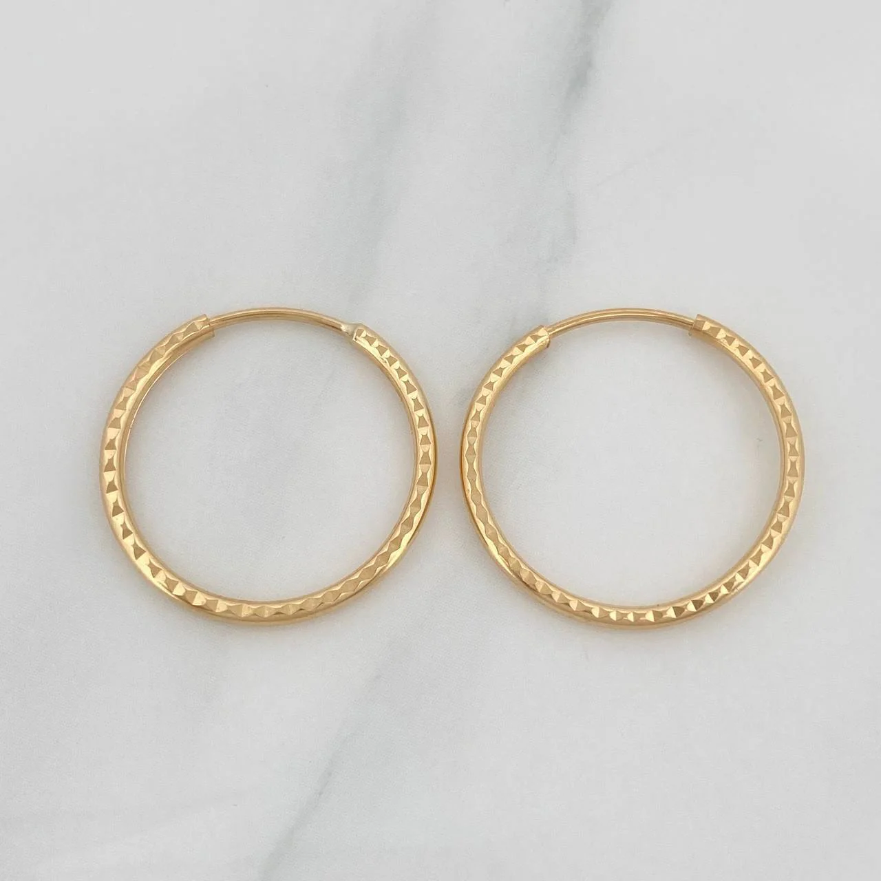 Candongas Aro Rayado 1.4 g / 2 cm Oro Amarillo 18K