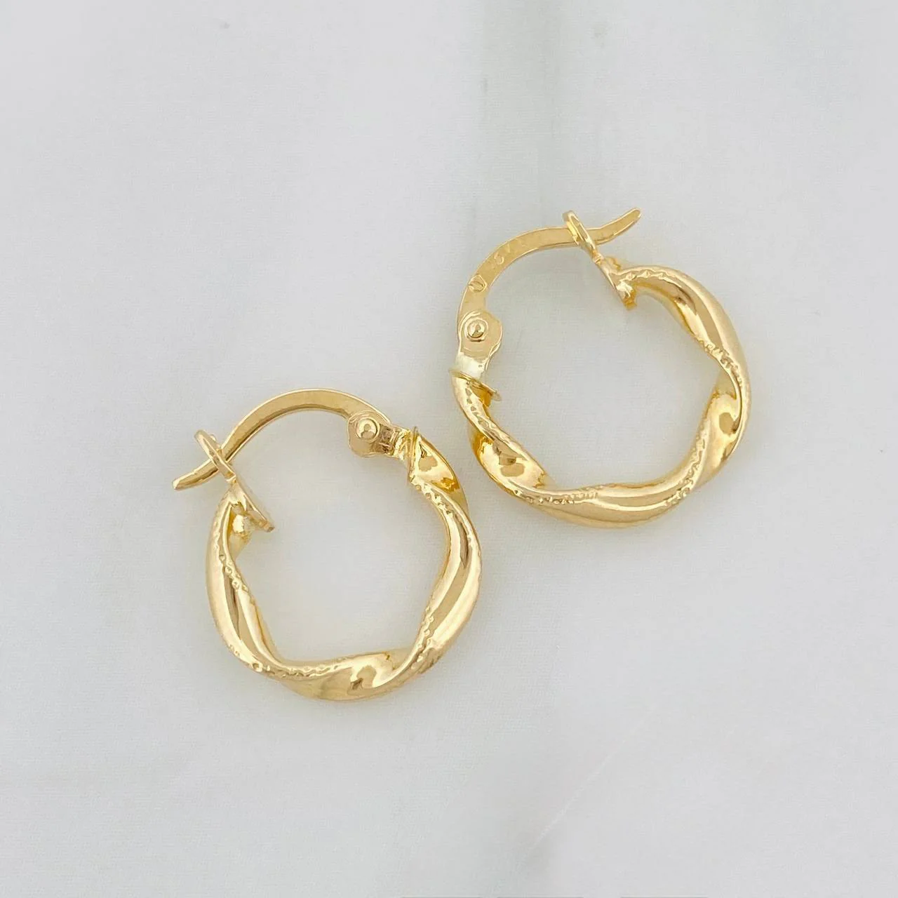 Candongas Asby 1.1 g / 1.5 cm Oro Amarillo 18K - Image 3