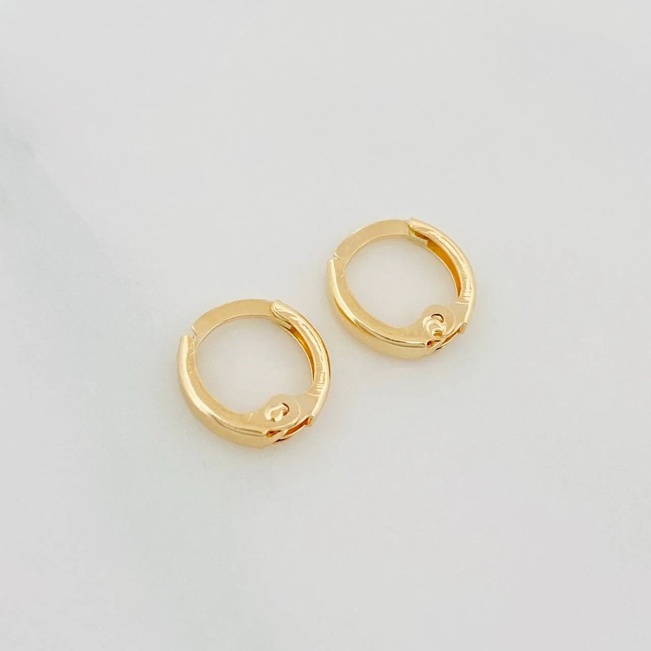 Candongas Carril 0.6 g / 0.8 cm Oro Amarillo 18K - Image 3