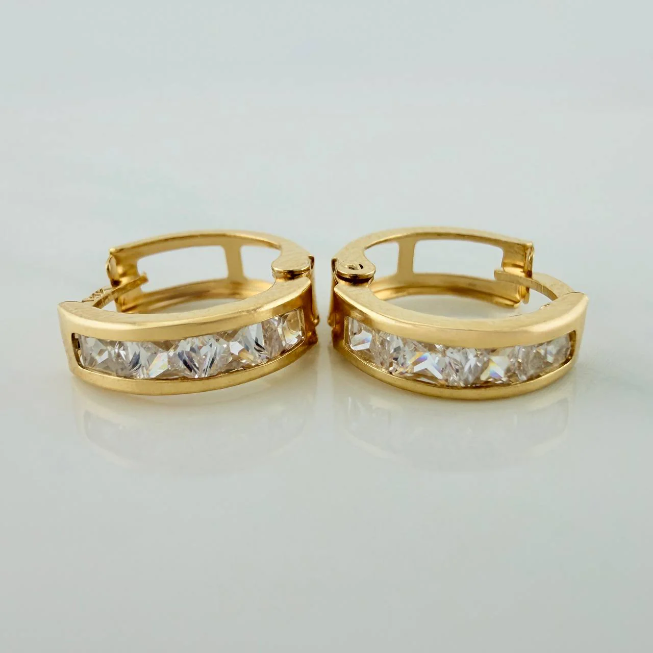 Candongas Carril 1.7gr / 1.3cm / Oro Amarillo 18K %