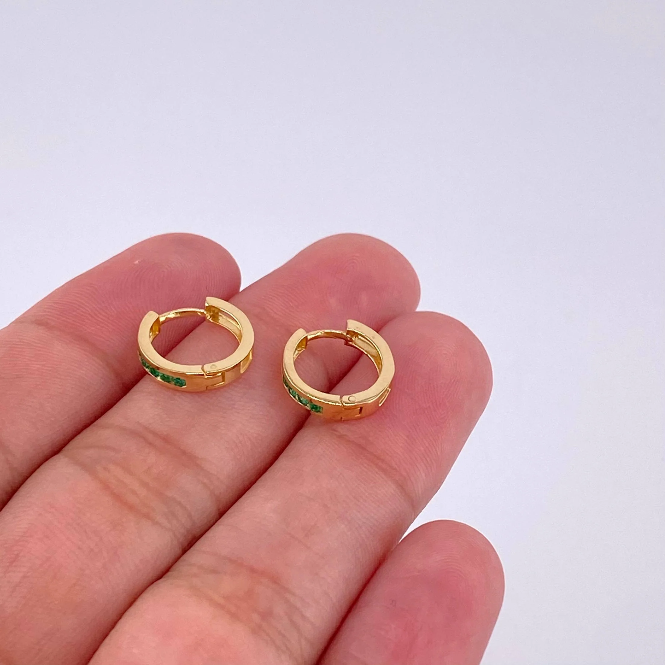Candongas Carril Esmeraldas 13pts 1.6g / 1cm Oro Amarillo 18K - Image 4