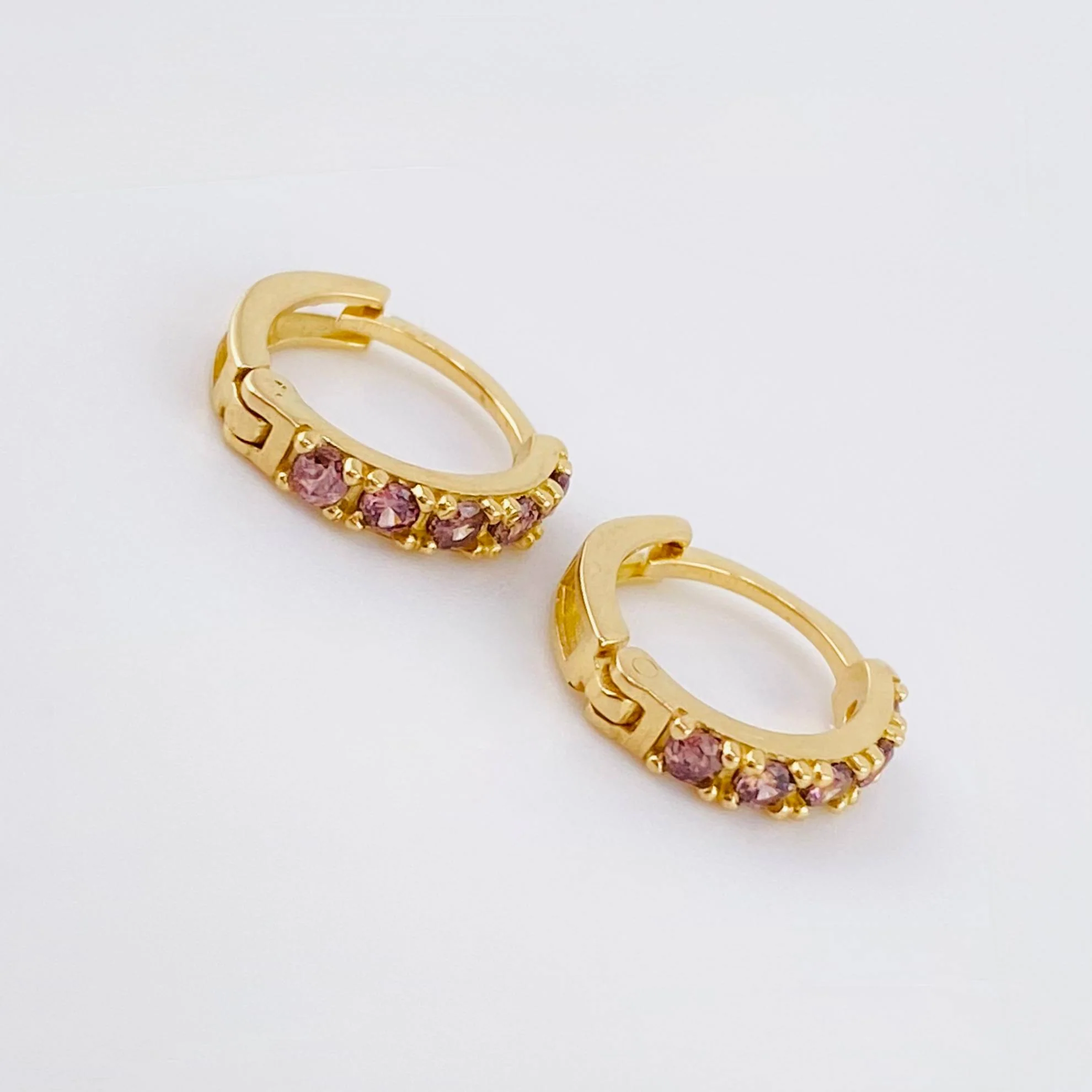 Candongas Carril Punteado 1.75gr / 1.2cm / Oro Amarillo 18K - Image 2