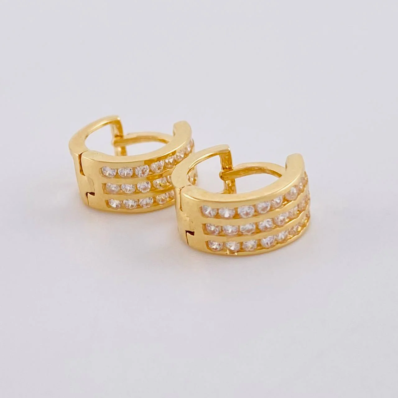 Candongas Carril Triple 2.6g / 1cm Oro Amarillo 18K - Image 2
