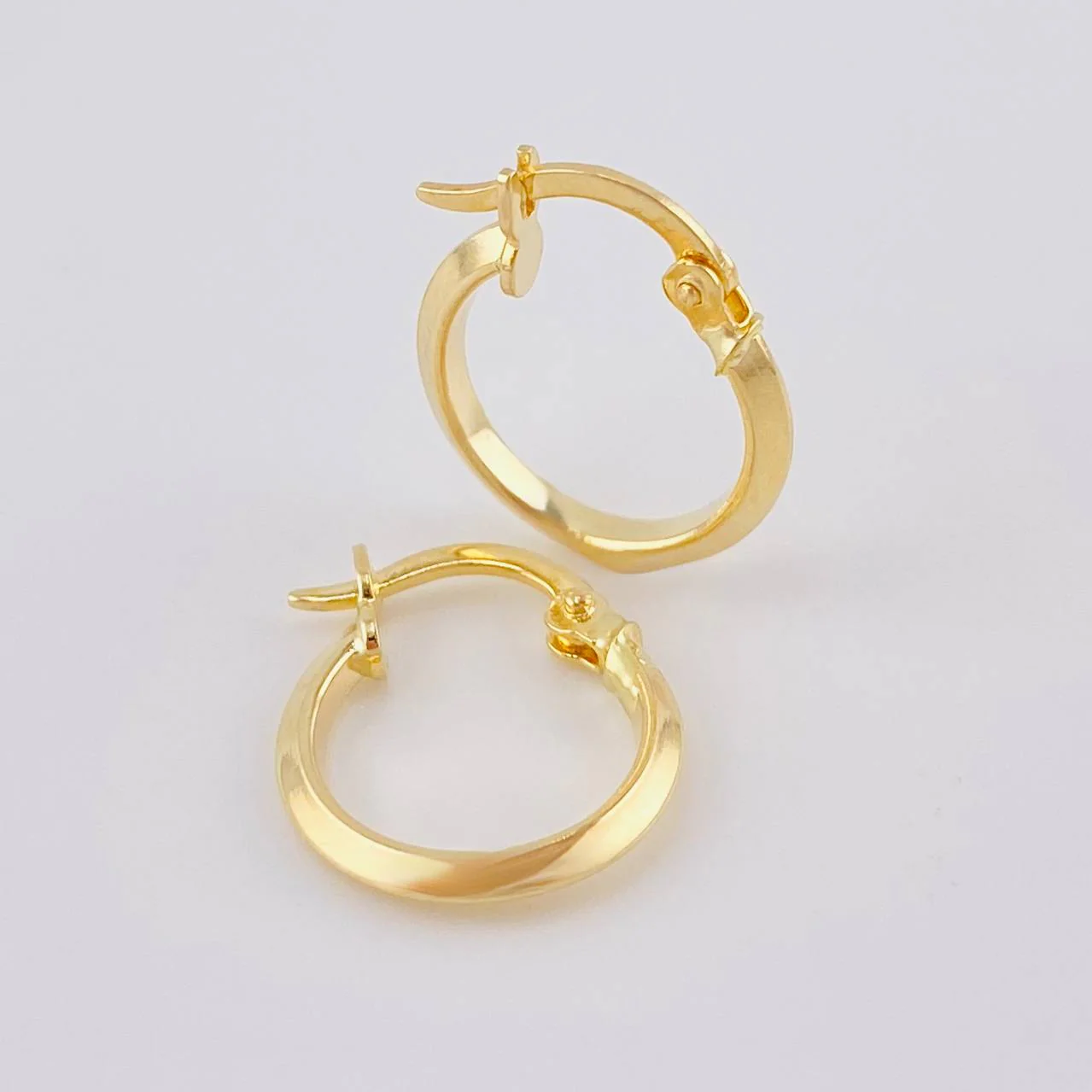 Candongas Clau 0.85 g / 1.5 cm Oro Amarillo 18K - Image 3
