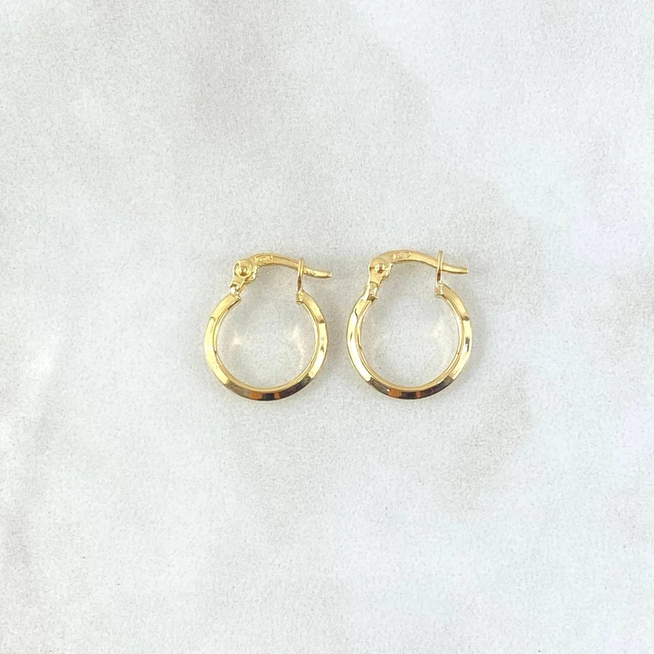 Candongas Clau 0.8gr / 1.5cm / Oro Amarillo 18K ©