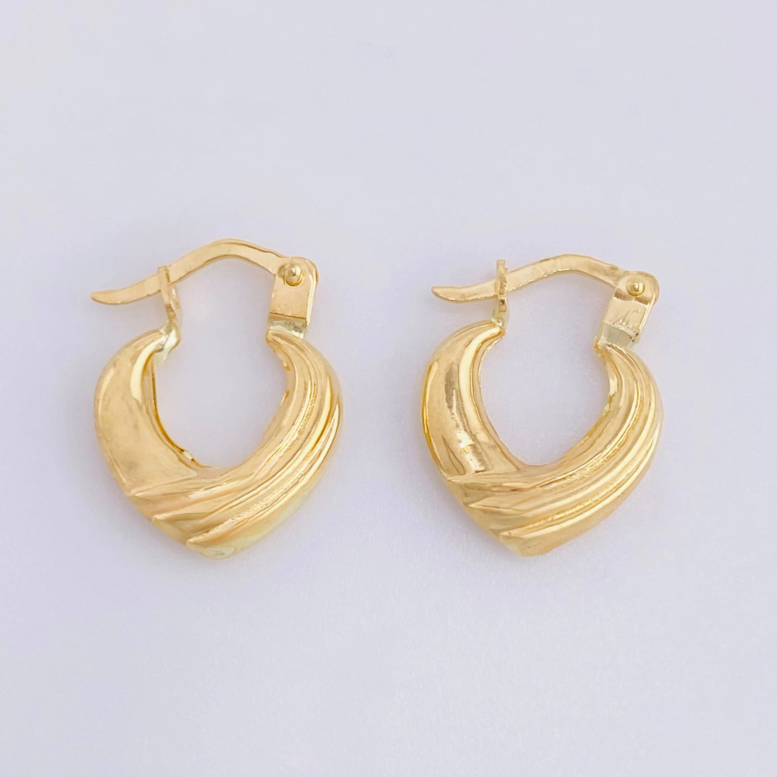 Candongas Corazon Rayado 1.15 g / 1.5 cm Oro Amarillo 18K - Image 2