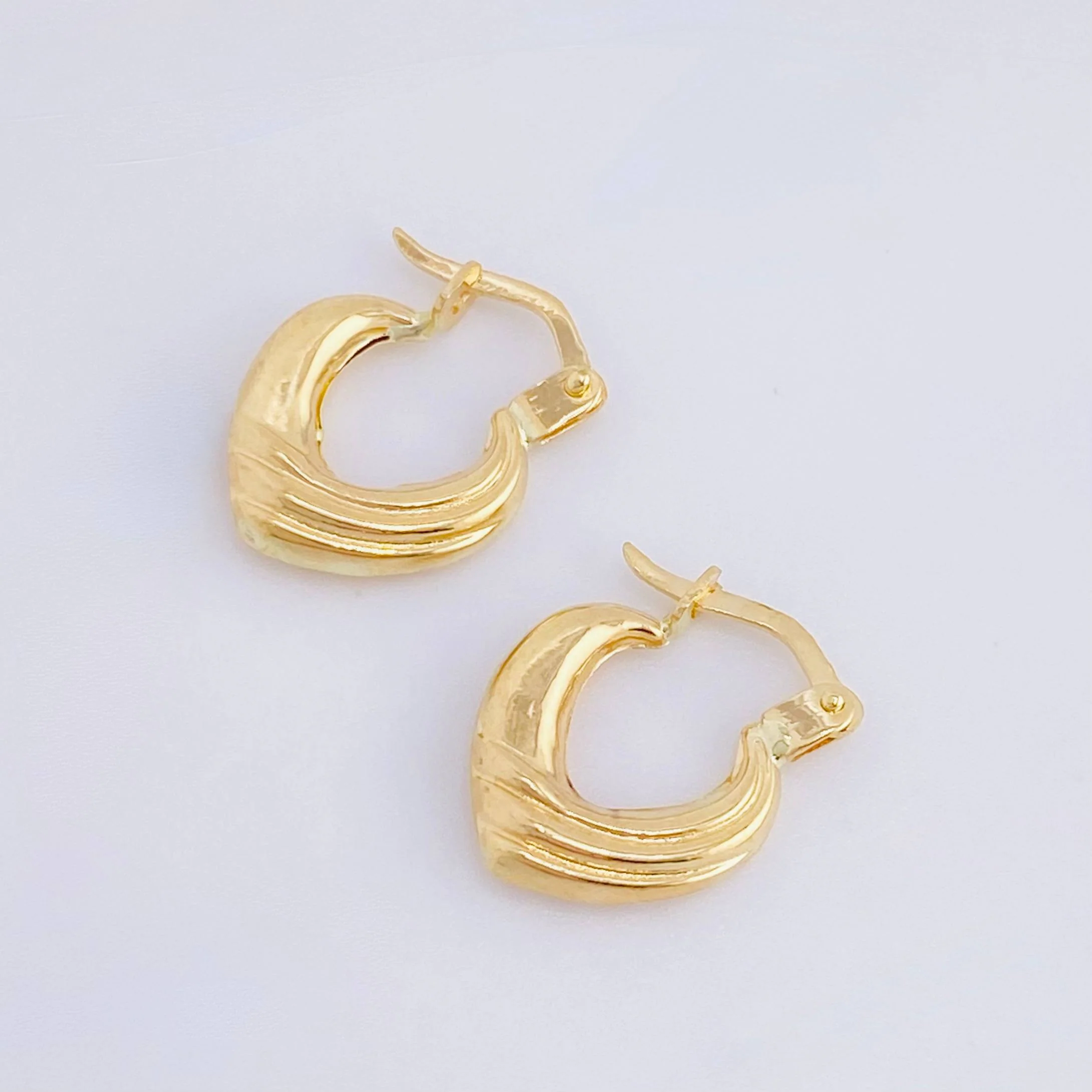 Candongas Corazon Rayado 1.2 g / 1.5 cm Oro Amarillo 18K - Image 2