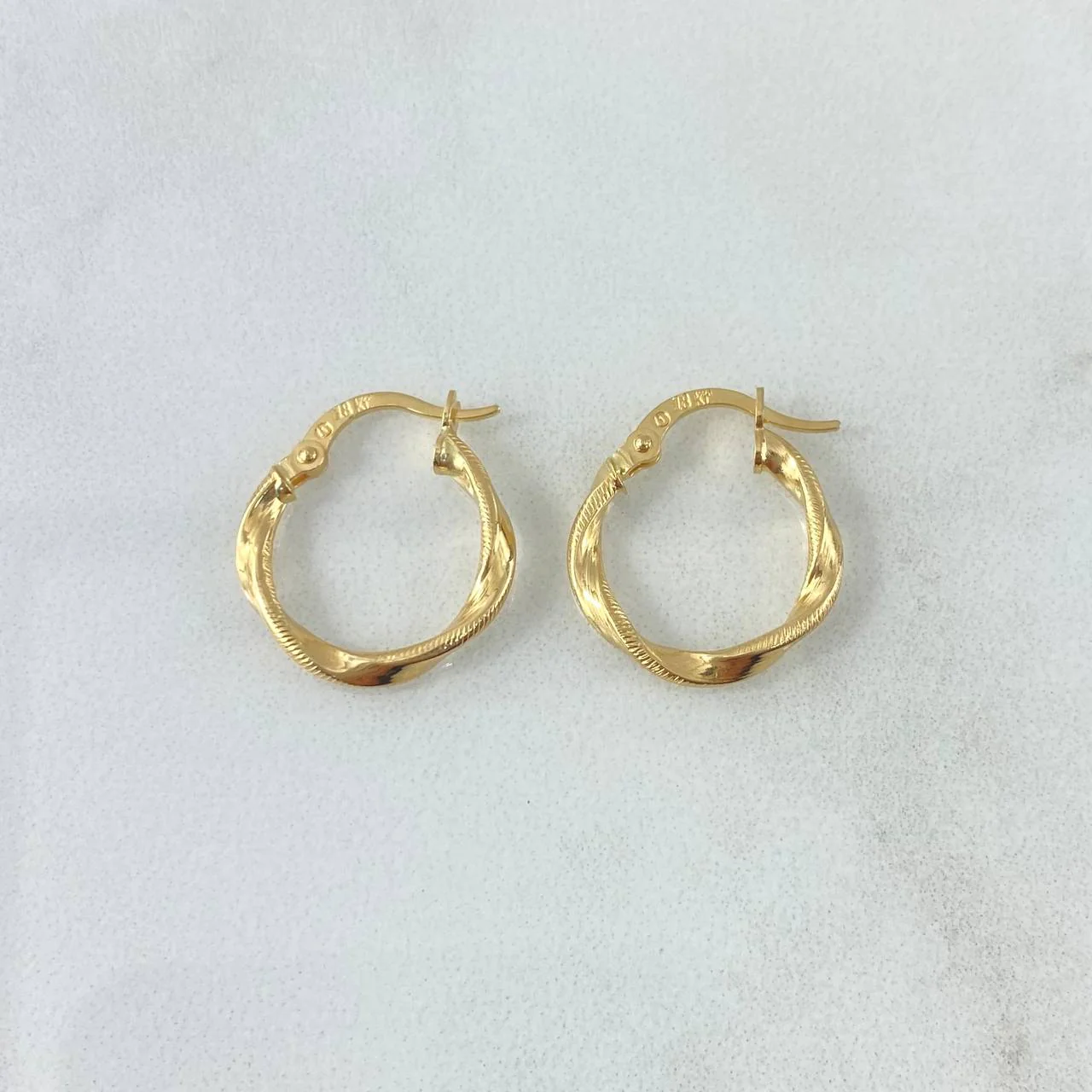Candongas Deis 1.4gr / 2 cm / Oro Amarillo 18K * - Image 3