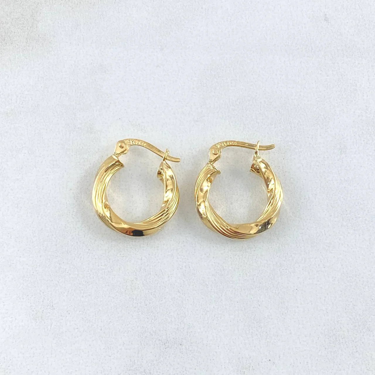 Candongas Deis 1.4gr / 2 cm / Oro Amarillo 18K © - Image 3