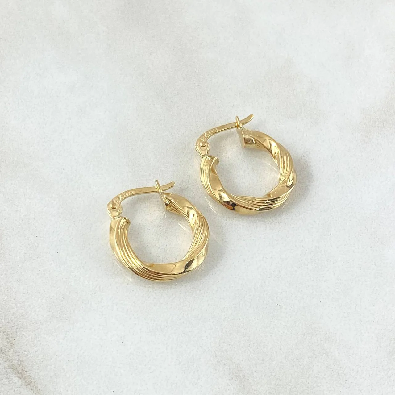 Candongas Deis 1.4gr / 2cm / Oro Amarillo 18K - Image 2