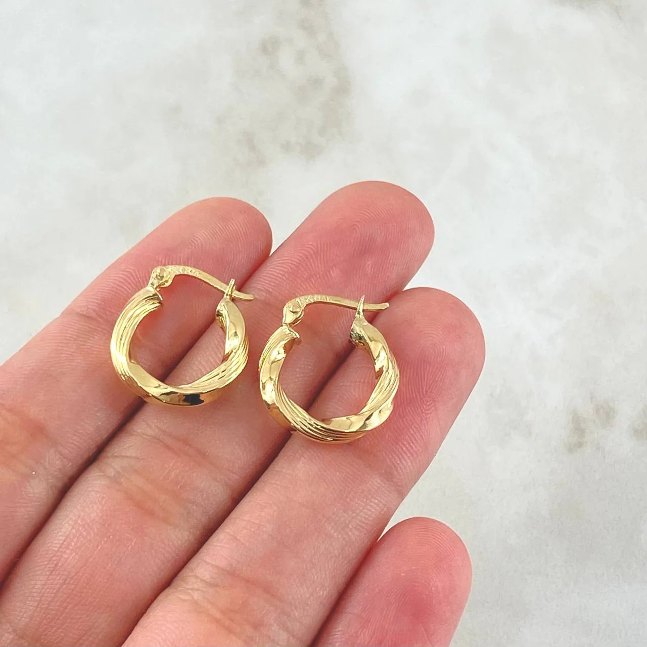 Candongas Deis 1.4gr / 2cm / Oro Amarillo 18K - Image 3