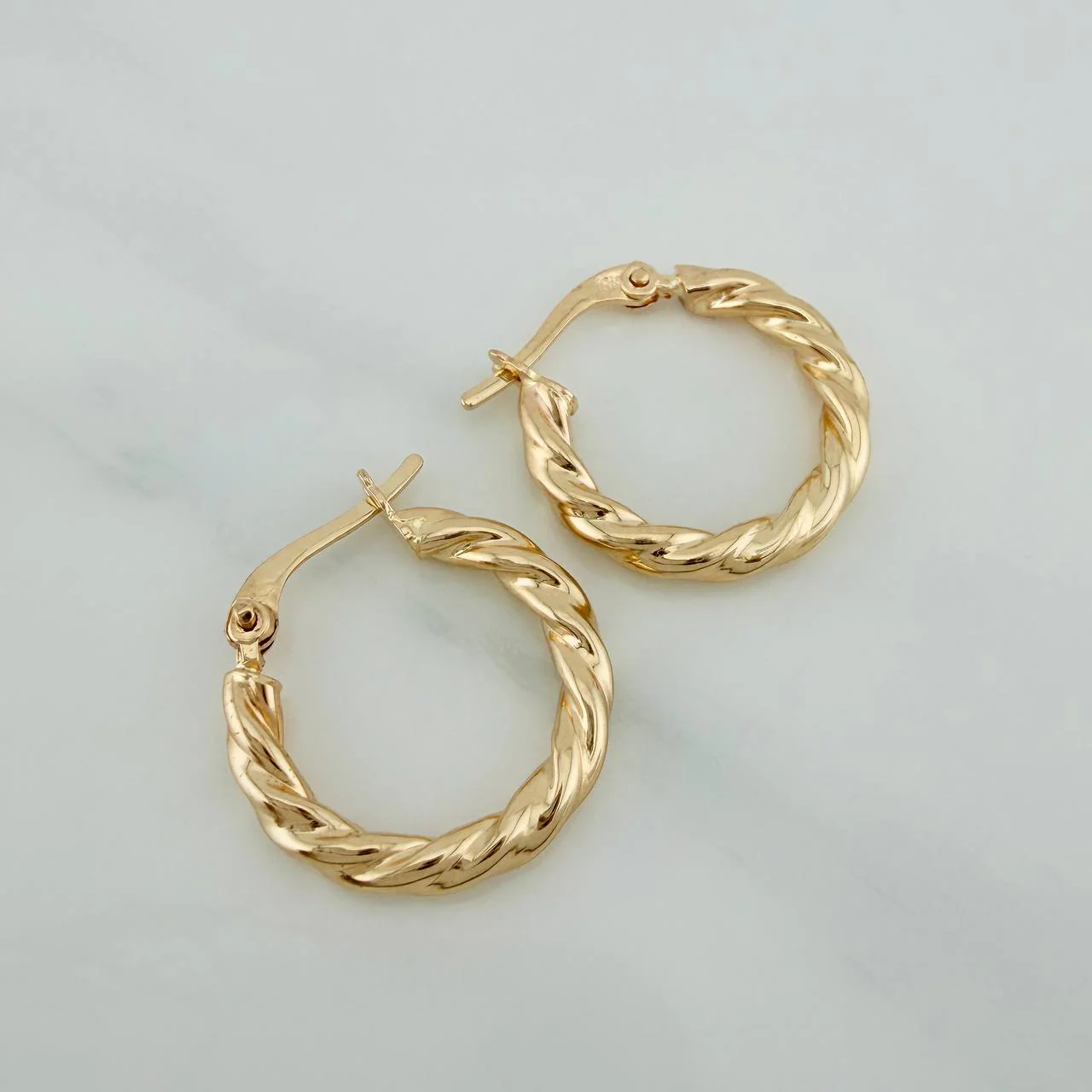 Candongas Derek 1.6gr / 2cm / Oro Amarillo 18K % - Image 3